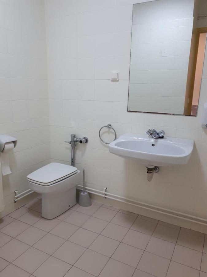 Twin Room,1358995790:JPEG